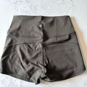 Great condition Lululemon in movement short size 6